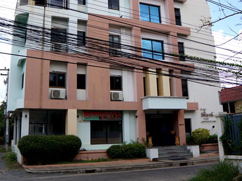 Fueang Fha Palace Бурирам Екстериор снимка